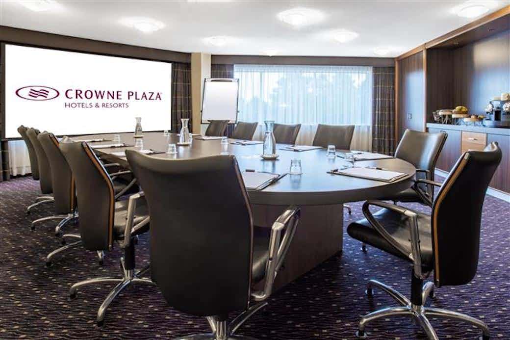 Executive Boardroom, Crowne Plaza Amsterdam - Schiphol